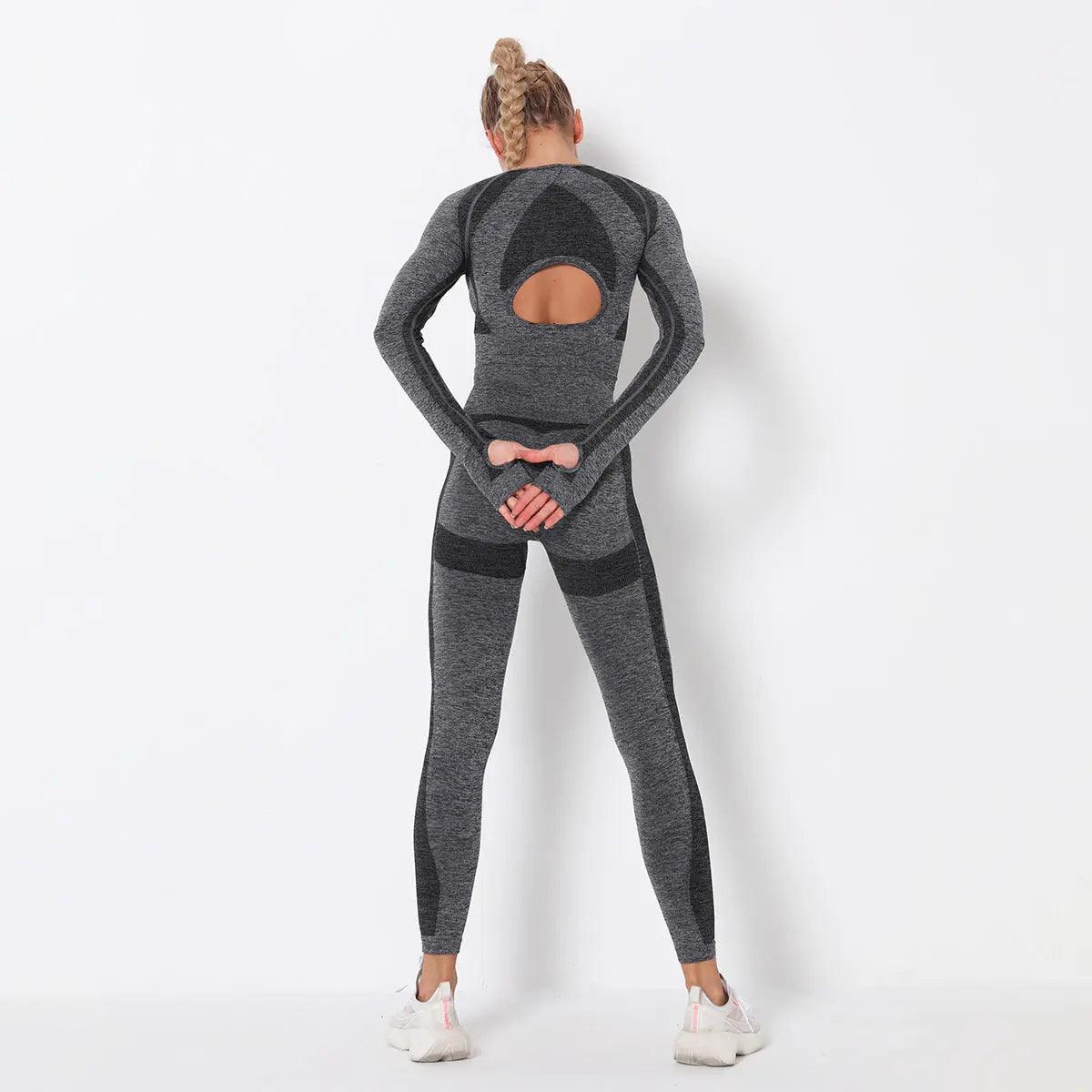 This SNUG IS CRAZY 🔥.It fits like a glove 🧤 This DIVA Yoga Set